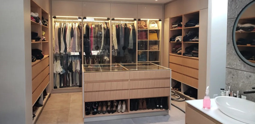 Professional closet designer Toronto creating personalized spaces