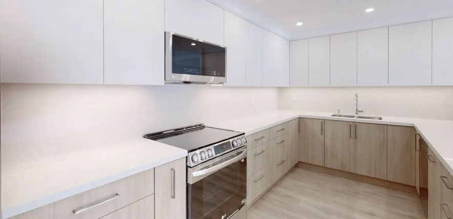 Long kitchen island for spacious kitchens